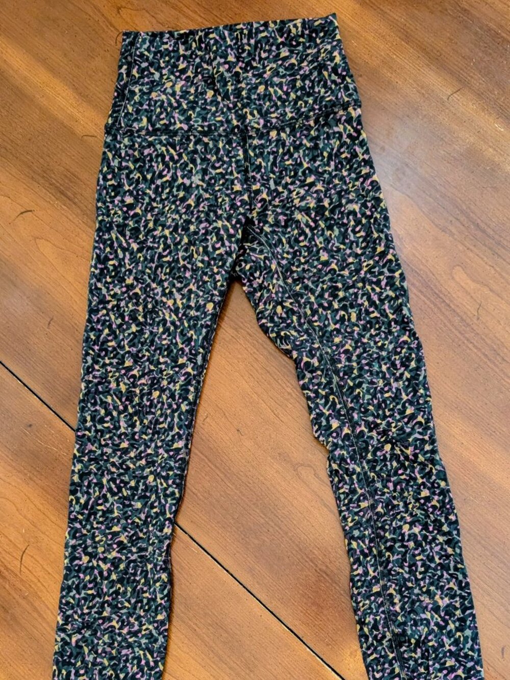 Lululemon Printed high rise workout leggings. Size 2 Women
